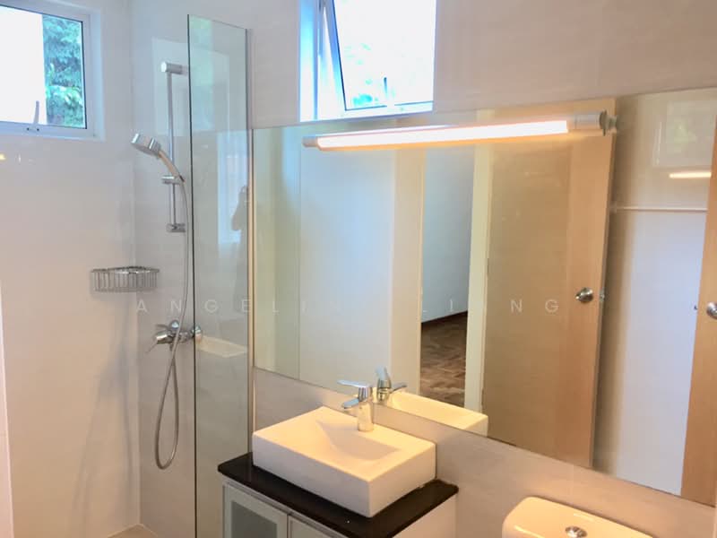 Corner Semi D Balmoral Park, 32C Balmoral Park, 5 Bedrooms, 3,200 sqft, Semi-Detached House For Rent, by Angeline Liang, 21813722 - TOILET FOR BEDROOM 1 AND 2 - PropertyGuru.com.sg