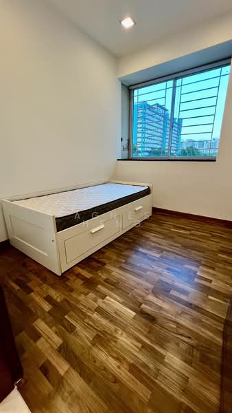 Calarasi, , 3 Bedrooms, 1,152 sqft, Condominium For Rent, by Agnes Heng, 21817552 - PropertyGuru.com.sg