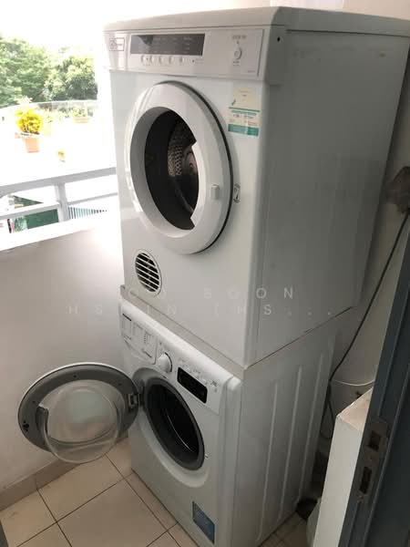 The Sixth Avenue Residences, 170 Sixth Avenue, 2 Bedrooms, 969 sqft, Condominium For Rent, by Loo Boon Hshin (Hshin), 21822988 - PropertyGuru.com.sg