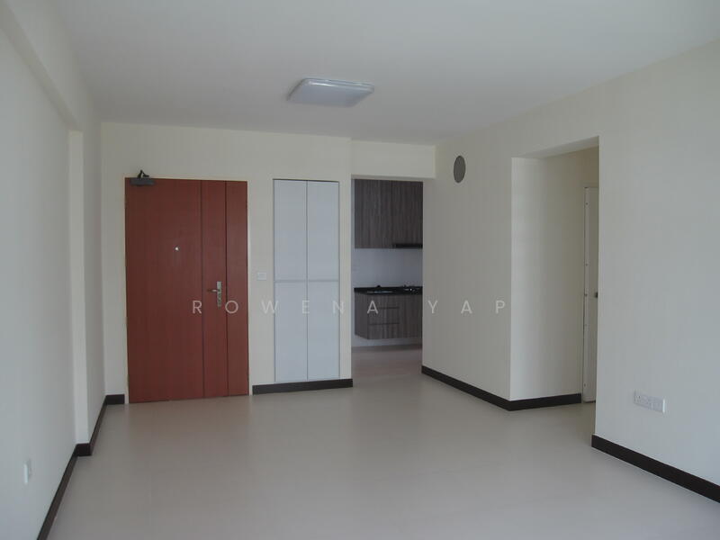 470A Upper Serangoon Crescent, 470A Upper Serangoon Crescent, Hougang / Punggol / Sengkang, 3 Bedrooms, 990 sqft, HDB Flat For Rent, by Rowena Yap, 21823723 - Spacious living room - PropertyGuru.com.sg