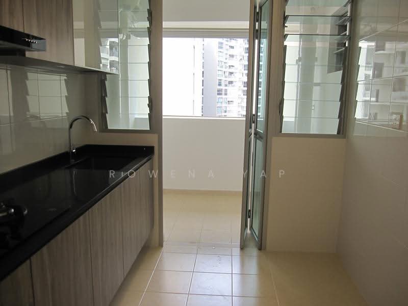 470A Upper Serangoon Crescent, 470A Upper Serangoon Crescent, Hougang / Punggol / Sengkang, 3 Bedrooms, 990 sqft, HDB Flat For Rent, by Rowena Yap, 21823723 - Kitchen link to yard area - PropertyGuru.com.sg