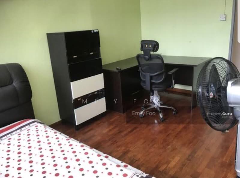 81A Lorong 4 Toa Payoh, 81A Lorong 4 Toa Payoh, 3 Bedrooms, 1,302 sqft, HDB Flat For Rent, by Emily Foo, 21830956 - Bedroom + Study Table - PropertyGuru.com.sg