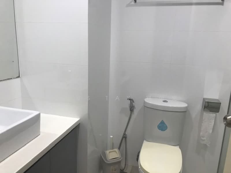 The Makena, 121 Meyer Road, 3 Bedrooms, 1,163 sqft, Condominium For Rent, by Linus Tay 郑荣光, 21838627 - New Master Bathroom - PropertyGuru.com.sg
