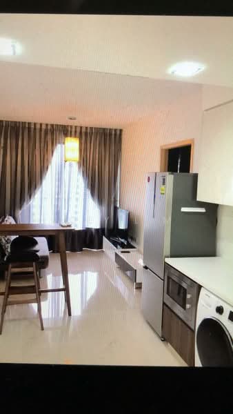La Fiesta, Sengkang Square, 1 Bedroom, 452 sqft, Condominium For Rent, by Joey Lim, 21839874 - PropertyGuru.com.sg