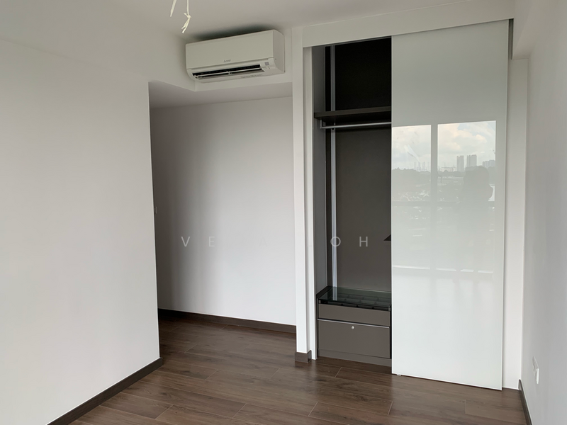 Lake Grande, 2 Jurong Lake Link, 2 Bedrooms, 624 sqft, Condominium For Rent, by Vera Loh, 21848898 - Spacious Master Bedroom - PropertyGuru.com.sg