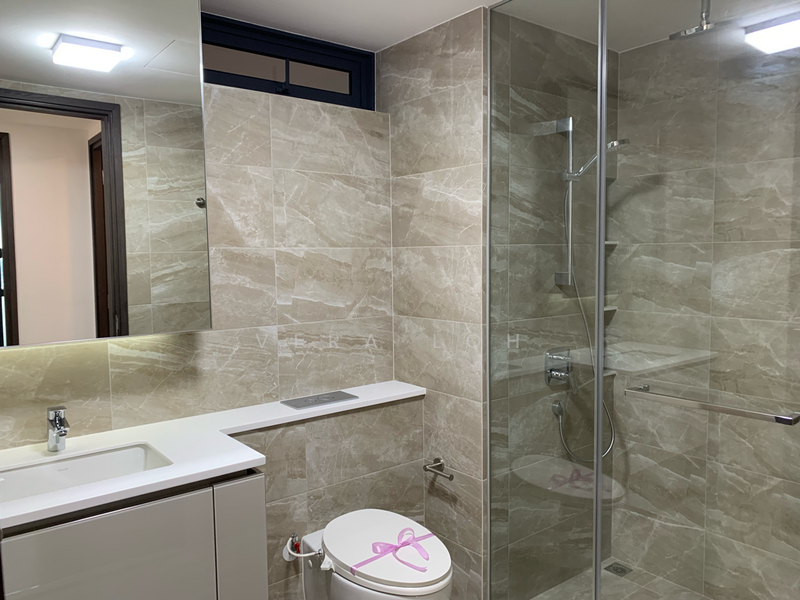 Lake Grande, 2 Jurong Lake Link, 2 Bedrooms, 624 sqft, Condominium For Rent, by Vera Loh, 21848898 - Common Bathroom - PropertyGuru.com.sg