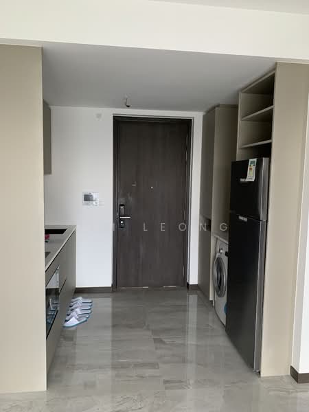 Lake Grande, 2 Jurong Lake Link, 2 Bedrooms, 624 sqft, Condominium For Rent, by Jim Leong, 21849811 - Main door and fully functional kitchen - PropertyGuru.com.sg