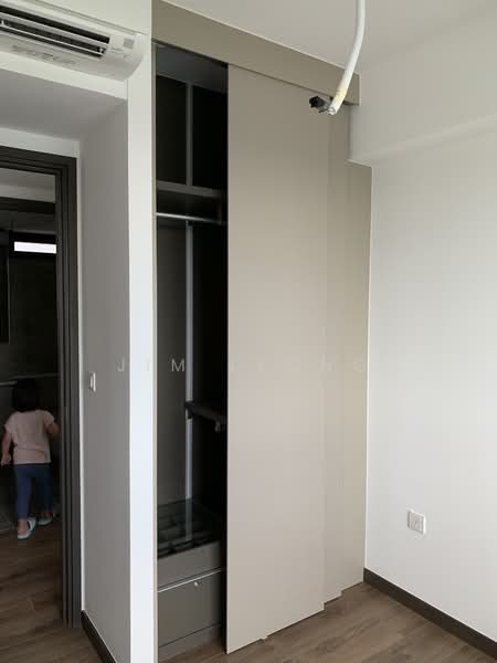 Lake Grande, 2 Jurong Lake Link, 2 Bedrooms, 624 sqft, Condominium For Rent, by Jim Leong, 21849811 - Common bedroom wardrobe - PropertyGuru.com.sg