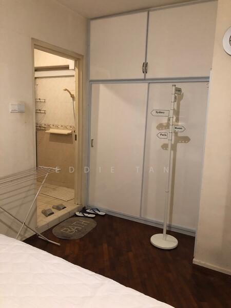 11 Cantonment Close, 11 Cantonment Close, Room Rental, 300 sqft, HDB Flat For Rent, by Eddie Tan, 21851917 - with wardrobe - PropertyGuru.com.sg