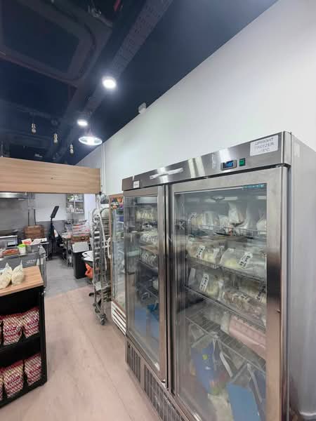 Burlington Square, 175 Bencoolen Street, 344 sqft, Food & Beverage For Sale, by Heng Kok Liang, 21854749 - CommercialGuru.com.sg