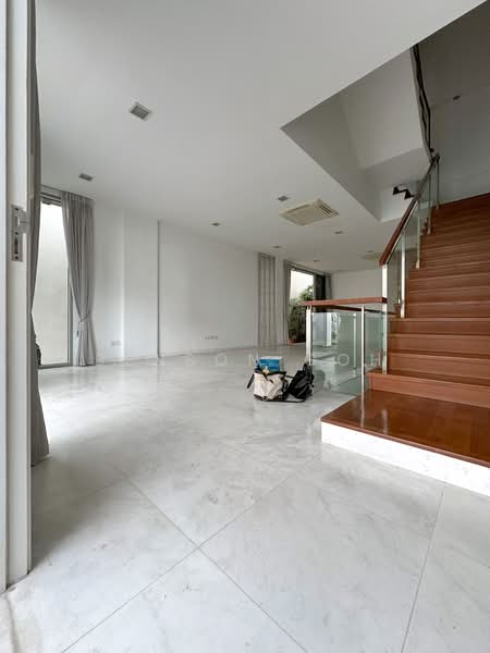 ★ Serangoon Garden Estate ★ Huddington Avenue ★, Serangoon Garden Estate, Huddington Avenue, 5 Bedrooms, 4,200 sqft, Corner Terrace For Rent, by Benson Goh, 21858873 - PropertyGuru.com.sg