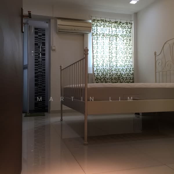 430 Clementi Avenue 3, 430 Clementi Avenue 3, 2 Bedrooms, 721 sqft, HDB Flat For Rent, by Martin Lim, 21862672 - Master Bedroom - PropertyGuru.com.sg