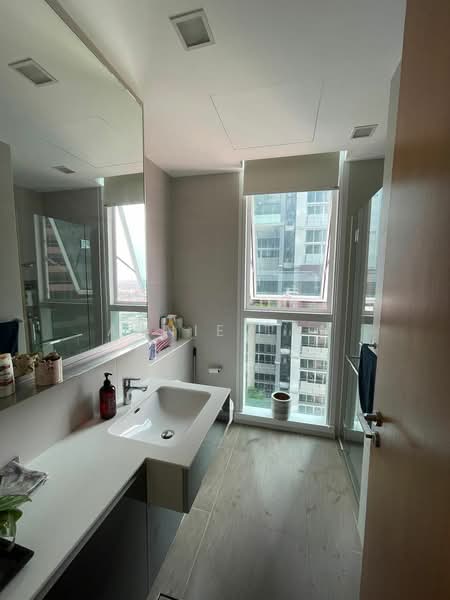 76 Shenton, 76 Shenton Way, 2 Bedrooms, 979 sqft, Apartment For Rent, by Annie Tan, 21863872 - PropertyGuru.com.sg