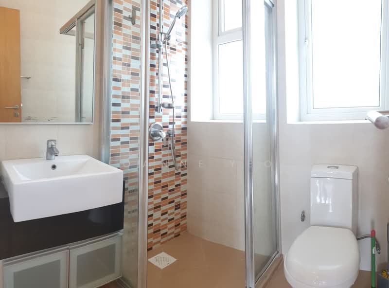 The Merlot, 101 Keng Lee Road, Farrer Park / Serangoon Rd, 2 Bedrooms, 883 sqft, Apartment For Rent, by Joanne Yeo, 21865766 - Common bath - PropertyGuru.com.sg