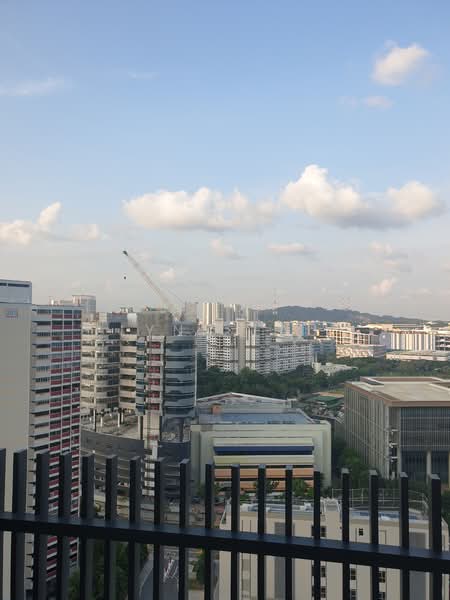 J Gateway, 2 Gateway Drive, 3 Bedrooms, 893 sqft, Condominium For Rent, by Lynn Lau, 21875716 - PropertyGuru.com.sg