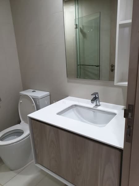 J Gateway, 2 Gateway Drive, 3 Bedrooms, 893 sqft, Condominium For Rent, by Lynn Lau, 21875716 - PropertyGuru.com.sg