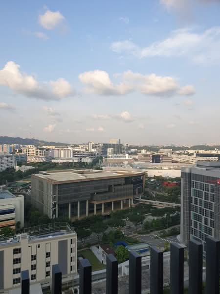 J Gateway, 2 Gateway Drive, 3 Bedrooms, 893 sqft, Condominium For Rent, by Lynn Lau, 21875716 - PropertyGuru.com.sg