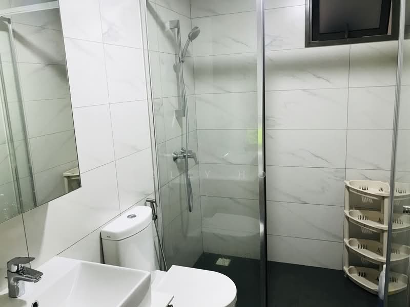 Treasure Crest, 50 Anchorvale Crescent, Room Rental, 100 sqft, Executive Condominium For Rent, by Sally Ho, 21878740 - Spacious common bathroom - PropertyGuru.com.sg