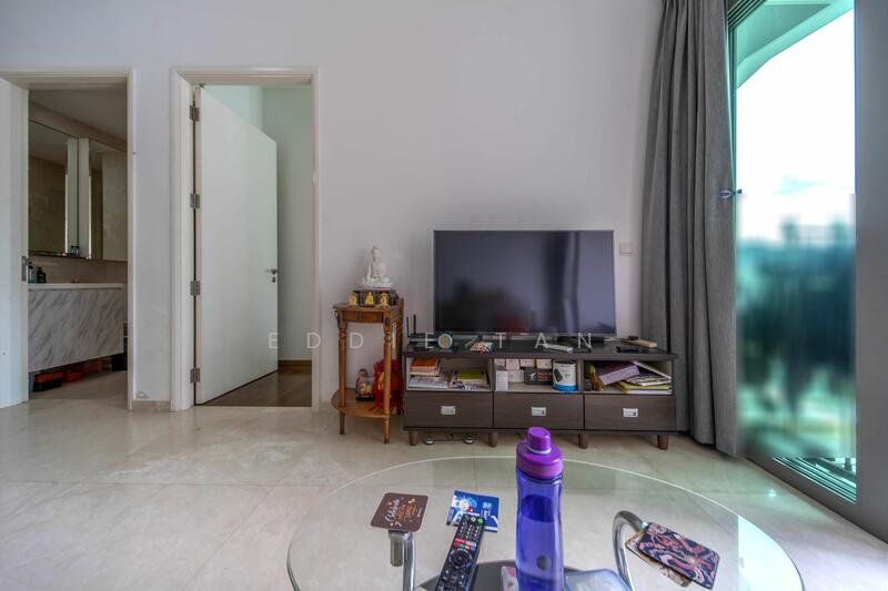 Kingsford Hillview Peak Condominium For Sale at S$ 918,000 | PropertyGuru Singapore