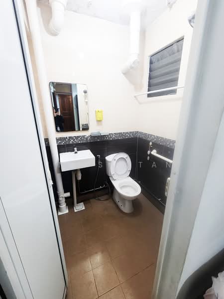 331 Ang Mo Kio Avenue 1, 331 Ang Mo Kio Avenue 1, 2 Bedrooms, 720 sqft, HDB Flat For Rent, by Ina Sultan, 21885745 - PropertyGuru.com.sg