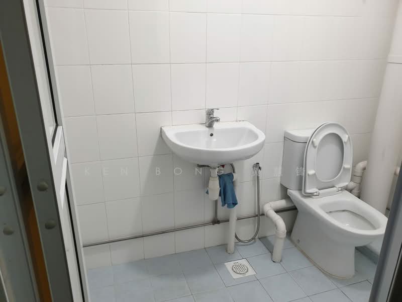 221 Yishun Street 21, 221 Yishun Street 21, 3 Bedrooms, 1,302 sqft, HDB Flat For Rent, by Ken Bong 黄慧锋, 21890838 - PropertyGuru.com.sg