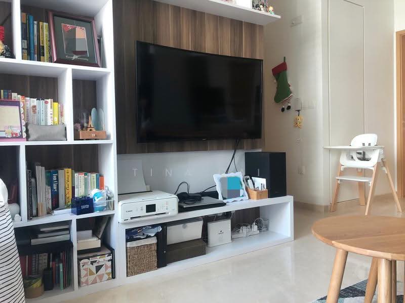 The Glades, 10 Bedok Rise, Bedok / Upper East Coast, 2 Bedrooms, 624 sqft, Condominium For Rent, by Tina Cai, 21890958 - Living Room with curved TV - PropertyGuru.com.sg