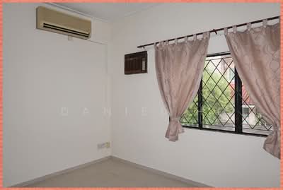 For Rent - Bedok Terrace. Quiet. Overlooks park with luxuriant trees. Walk to Tanah Merah MRT.