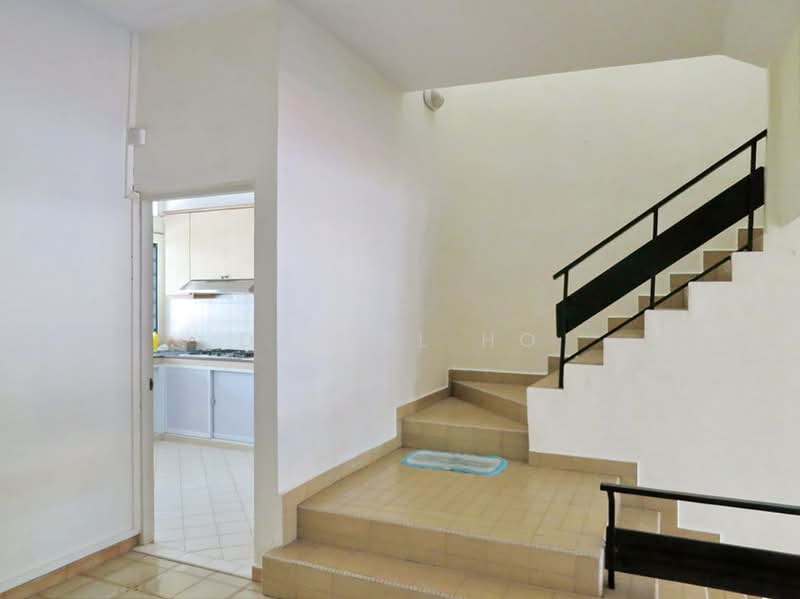 Bedok Terrace. Quiet. Overlooks park with luxuriant trees. Walk to Tanah Merah MRT., Bedok Terrace, 3 Bedrooms, 2,500 sqft, Terraced House For Rent, by Daniel Ho, 21892197 - PropertyGuru.com.sg