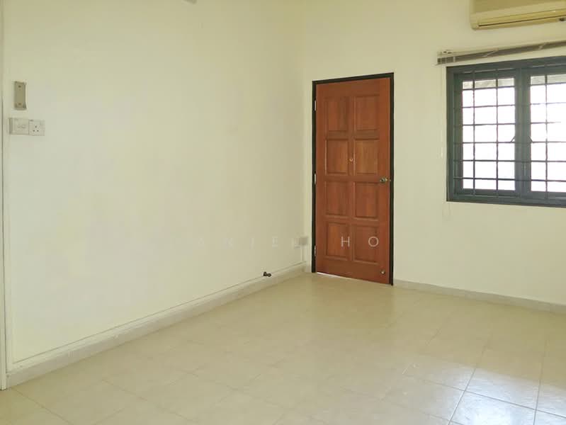 Bedok Terrace. Quiet. Overlooks park with luxuriant trees. Walk to Tanah Merah MRT., Bedok Terrace, 3 Bedrooms, 2,500 sqft, Terraced House For Rent, by Daniel Ho, 21892197 - PropertyGuru.com.sg