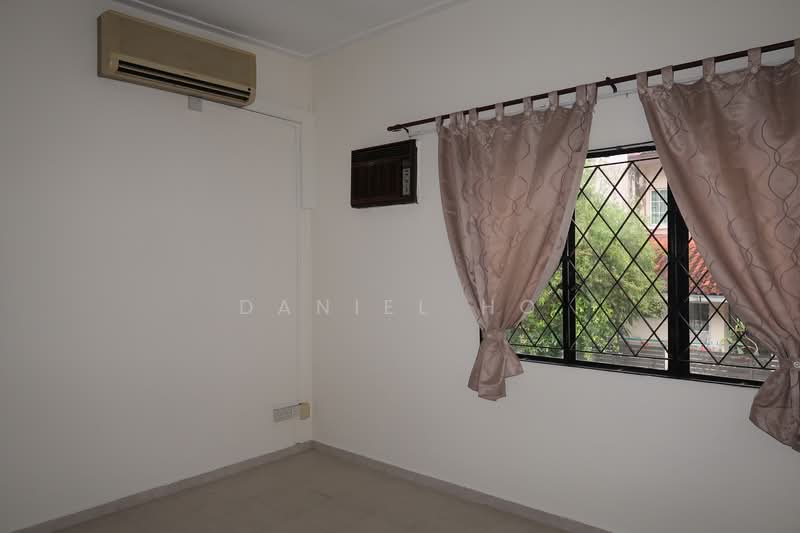 Bedok Terrace. Quiet. Overlooks park with luxuriant trees. Walk to Tanah Merah MRT., Bedok Terrace, 3 Bedrooms, 2,500 sqft, Terraced House For Rent, by Daniel Ho, 21892197 - PropertyGuru.com.sg