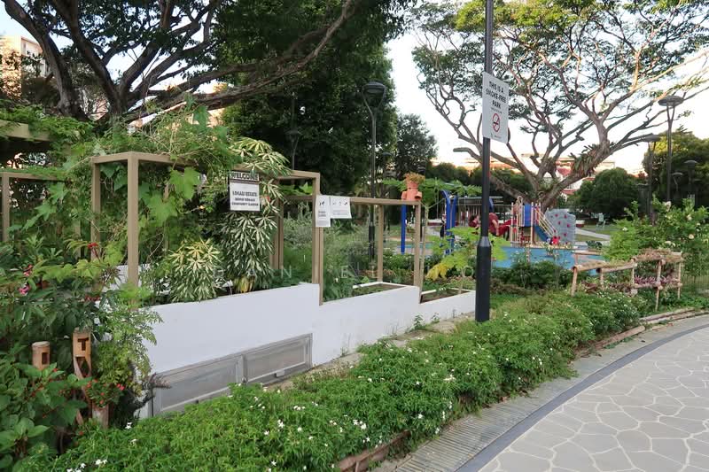 Bedok Terrace. Quiet. Overlooks park with luxuriant trees. Walk to Tanah Merah MRT., Bedok Terrace, 3 Bedrooms, 2,500 sqft, Terraced House For Rent, by Daniel Ho, 21892197 - PropertyGuru.com.sg