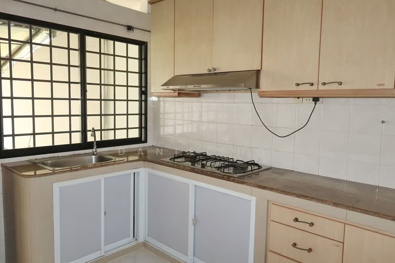 Bedok Terrace. Quiet. Overlooks park with luxuriant trees. Walk to Tanah Merah MRT., Bedok Terrace, 3 Bedrooms, 2,500 sqft, Terraced House For Rent, by Daniel Ho, 21892197 - PropertyGuru.com.sg