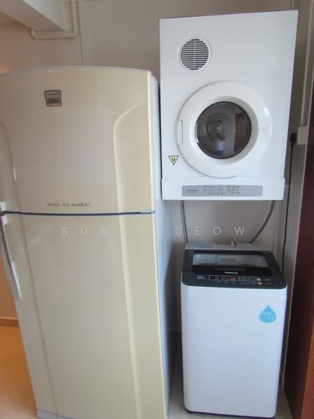 Blk 170 Stirling Road, Stirling Road, 2 Bedrooms, 700 sqft, HDB Flat For Rent, by Sunny Seow, 21895772 - Refrigerator, washing machine and dryer - PropertyGuru.com.sg