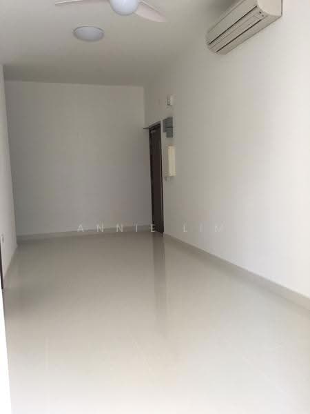 Urban Vista, 2 Tanah Merah Kechil Link, Bedok / Upper East Coast, 3 Bedrooms, 850 sqft, Condominium For Rent, by Annie Lim, 21896740 - SPACIOUS & BRIGHT LIVING & DINING ROOM - PropertyGuru.com.sg