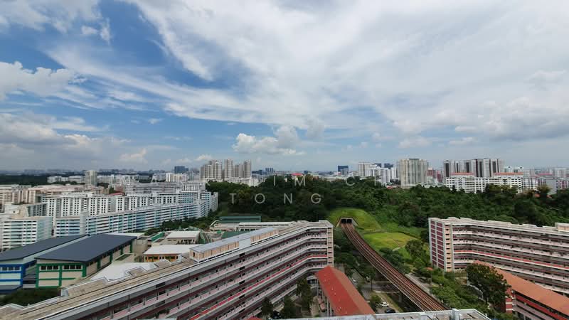 Guilin View, 20 Bukit Batok Street 52, 2 Bedrooms, 861 sqft, Condominium For Rent, by Mark Lim Chee Tong, 21900328 - PropertyGuru.com.sg
