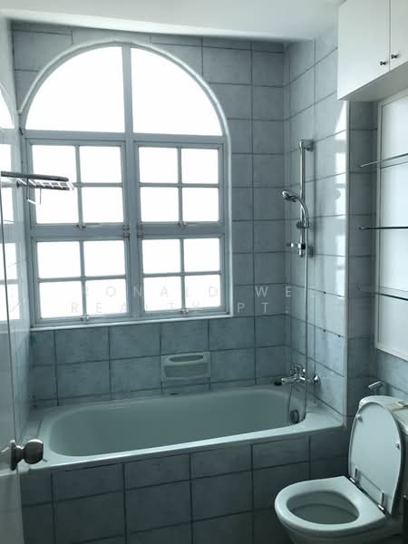 Bedok Ria, Bedok Ria Crescent, 5 Bedrooms, 2,800 sqft, Terraced House For Rent, by RUTH, 21900942 - PropertyGuru.com.sg