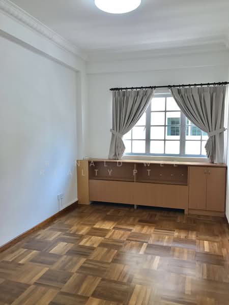 Bedok Ria, Bedok Ria Crescent, 5 Bedrooms, 2,800 sqft, Terraced House For Rent, by RUTH, 21900942 - PropertyGuru.com.sg