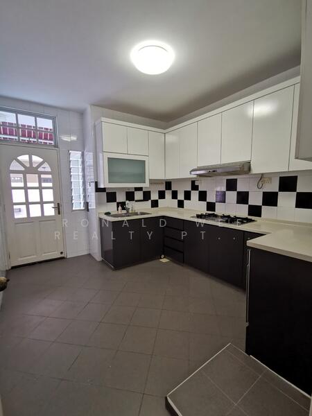 Bedok Ria, Bedok Ria Crescent, 5 Bedrooms, 2,800 sqft, Terraced House For Rent, by RUTH, 21900942 - PropertyGuru.com.sg