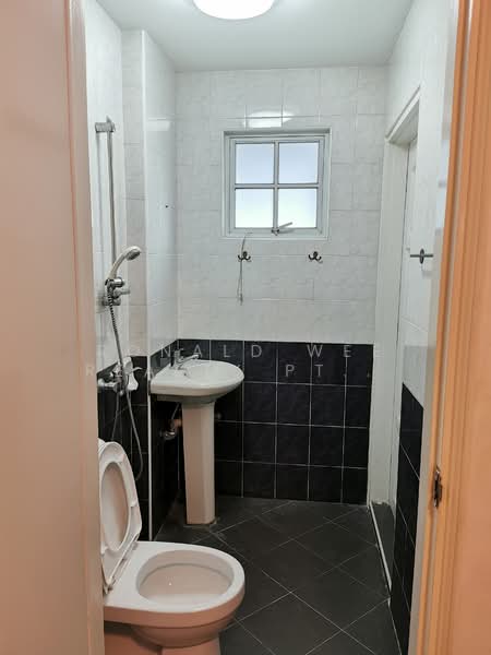 Bedok Ria, Bedok Ria Crescent, 5 Bedrooms, 2,800 sqft, Terraced House For Rent, by RUTH, 21900942 - PropertyGuru.com.sg
