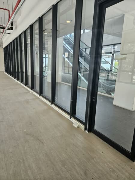 Linked to MRT Showroom Office 60 pax etc紧连地铁站陈列室办公室会议室设等, , 6,000 sqft, Factory / Workshop (B2) For Rent, by Cheryl Lee, 21902329 - CommercialGuru.com.sg