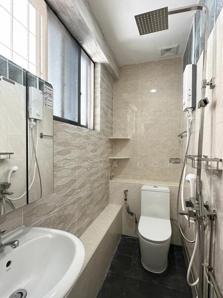 For Rent - 4BR+1 2 Storey Corner Terrace