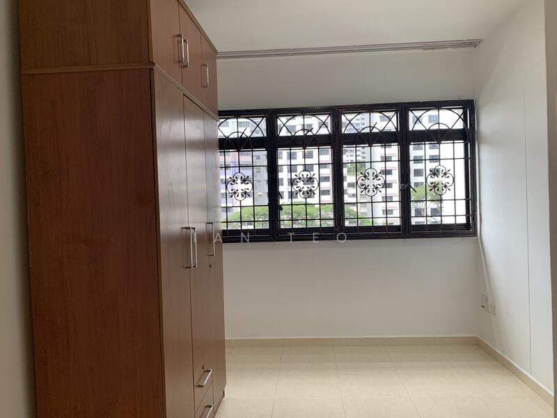 For Rent - 18 Dover Crescent