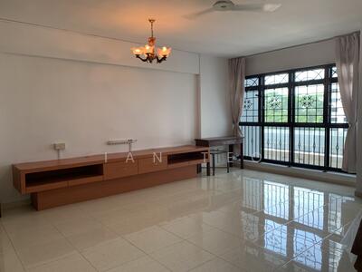 For Rent - 18 Dover Crescent