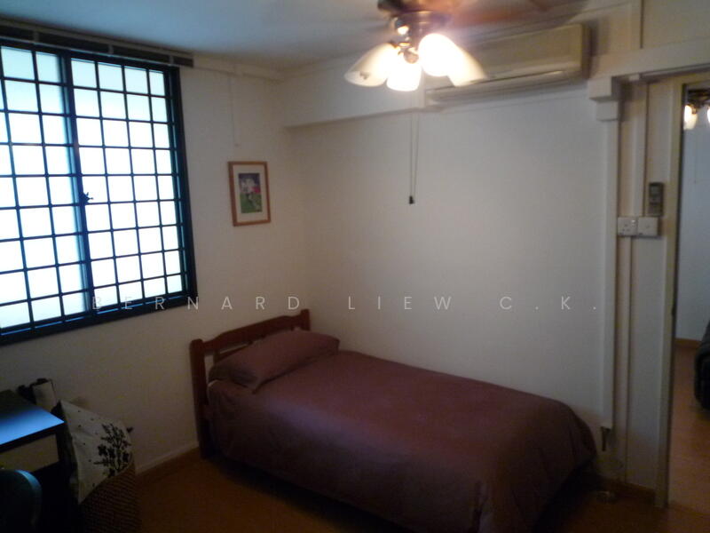 Common Bedroom with Single Bed