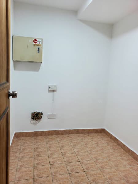 Sunflower Court, 30 Lorong 6 Geylang, 3 Bedrooms, 1,152 sqft, Condominium For Rent, by Cheryl Aw, 21920138 - PropertyGuru.com.sg