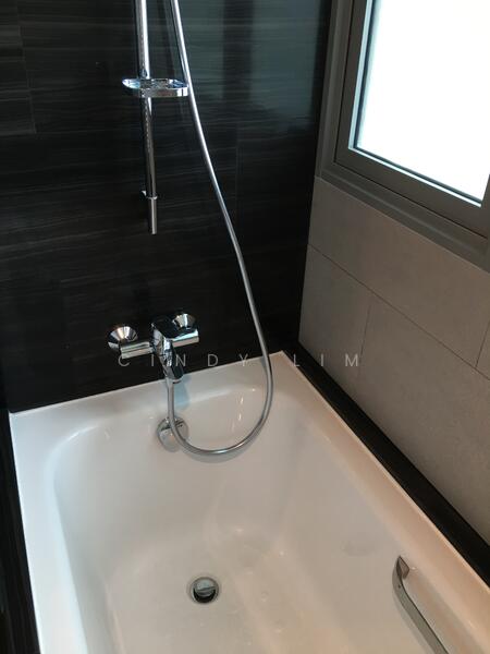 bathtub available. 