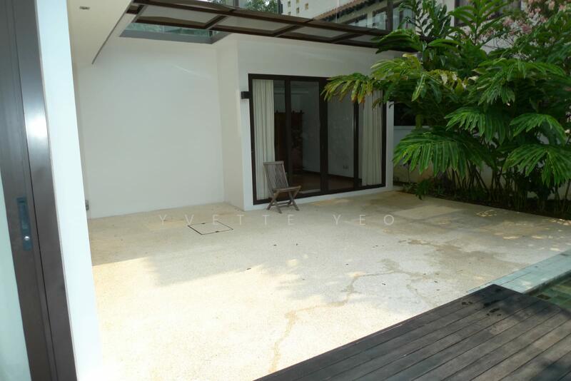 Separate stand alone guest house by the pool