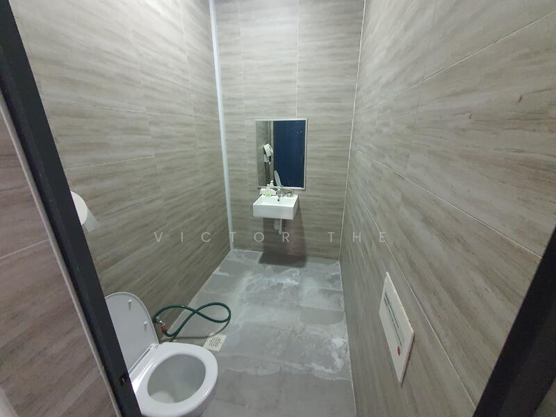 Interlocal Centre, 100G Pasir Panjang Road, 1,680 sqft, Light Industrial (B1) For Rent, by Victor The, 21928848 - CommercialGuru.com.sg