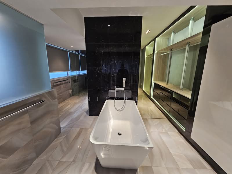 Leonie Towers, 20 Leonie Hill, 3 Bedrooms, 2,938 sqft, Apartment For Rent, by Nic Ee, 21934738 - Shower area on the left and Walk-in Wardrobe on the right (With AC and Windows) - PropertyGuru.com.sg