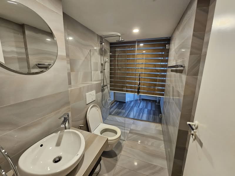 Leonie Towers, 20 Leonie Hill, 3 Bedrooms, 2,938 sqft, Apartment For Rent, by Nic Ee, 21934738 - Attached Bathroom To Bedroom on Lower Floor - PropertyGuru.com.sg